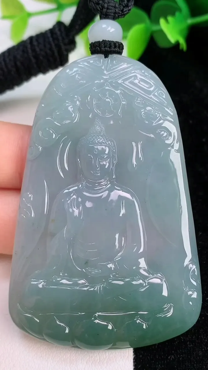 天然A货翡翠飘花阿弥陀佛吊坠，尺寸65.2-42.5-5，重量:37.18g
7月12日