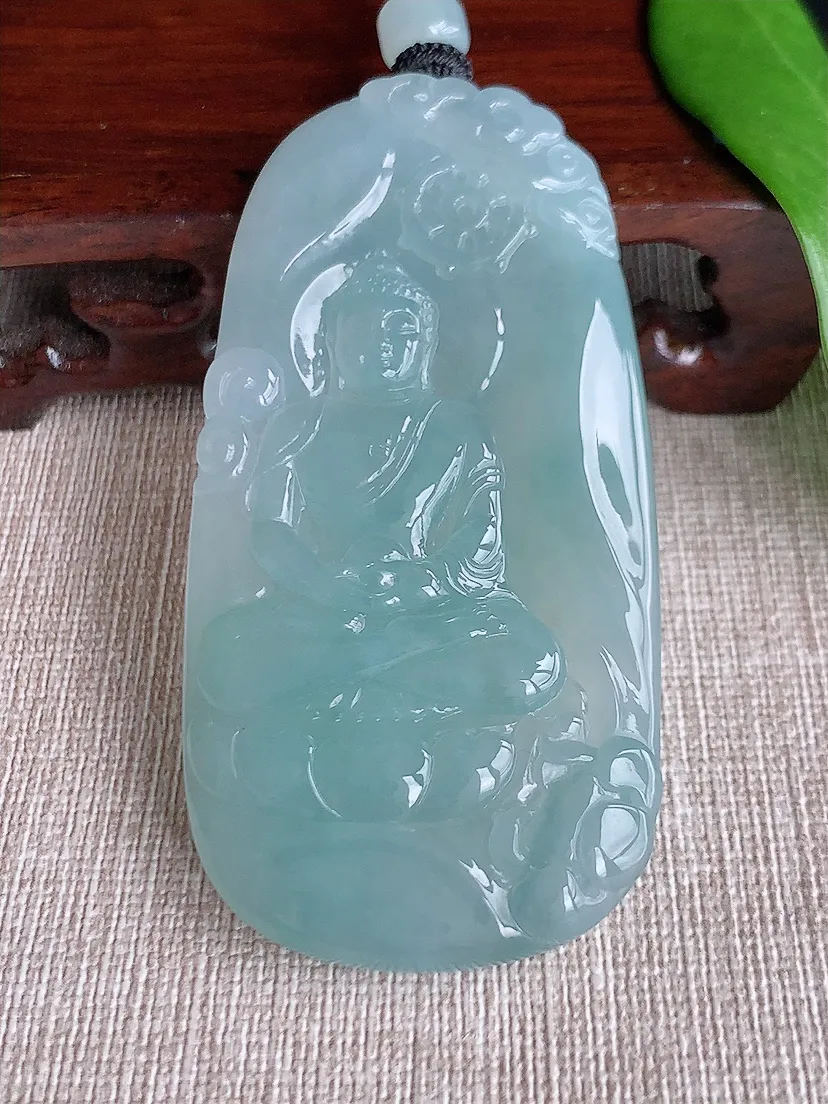 天然A货翡翠晴水大日如来吊坠尺寸71.7×35.6×6.5m量44.97g 0711