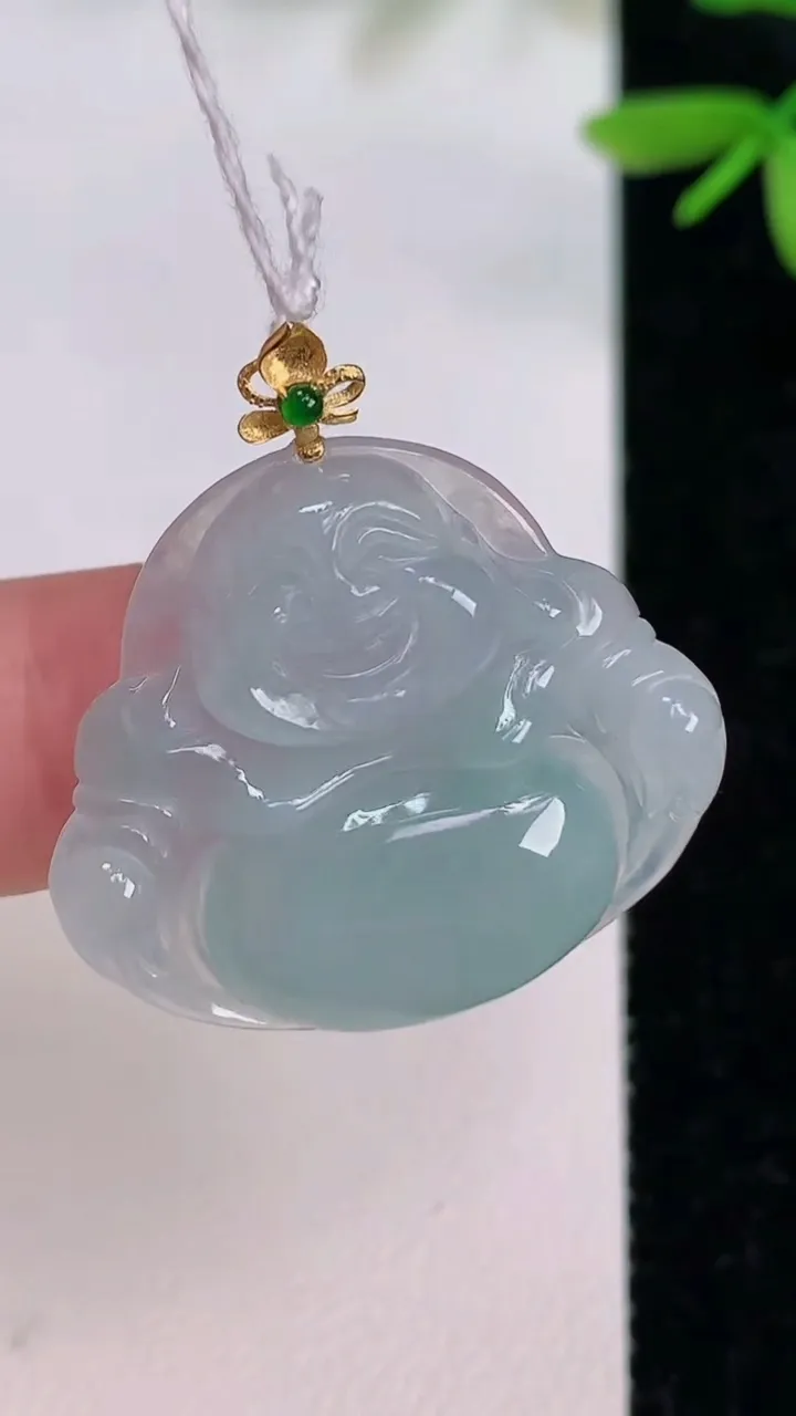 天然A货翡翠佛公吊坠，尺寸24.3-28.4-5.5，重量:5.60g
7月12日