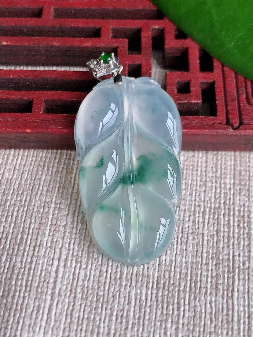 天然A货翡翠18K金扣头飘花叶子金枝玉叶吊坠尺寸32.2×18.3×4.2m量5.08g 0711