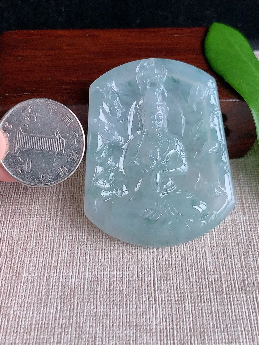 天然A货翡翠飘花千手观音吊坠尺寸53.7×42.2×5.7m量27.44g 0711