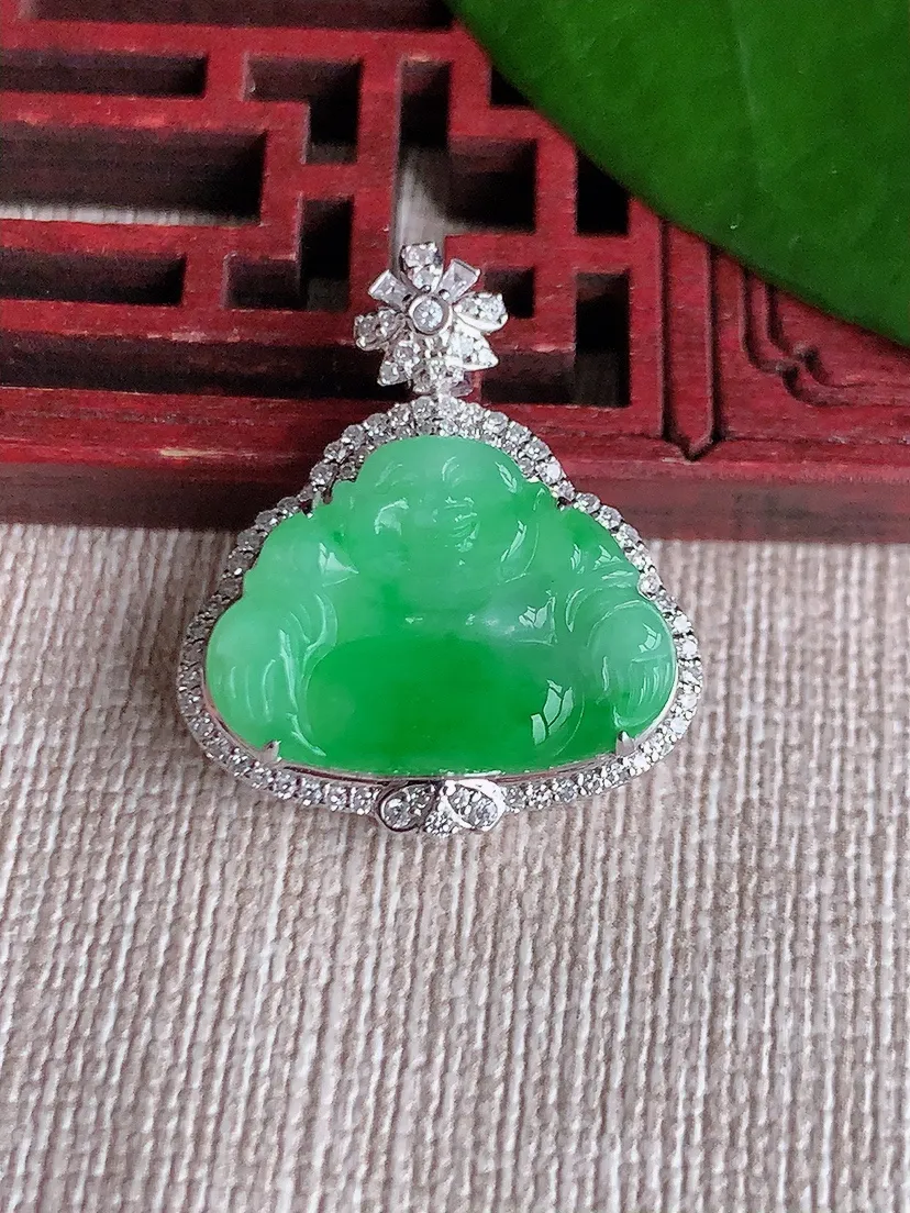 天然A货翡翠18K金伴飘绿佛公吊坠尺寸25.7×22×6.8裸石14×19.4m量4.12g 0710