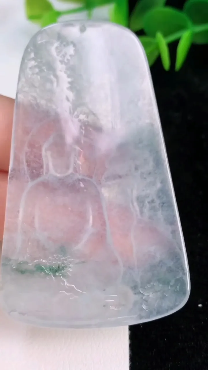 天然A货翡翠冰种飘花山水大日如来吊坠，尺寸62.7-38-4.5，重量:24.36g
7月12日