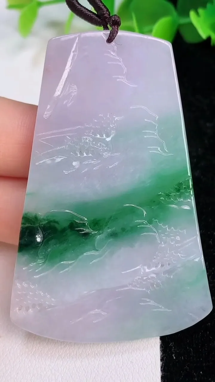天然A货翡翠山水牌吊坠，尺寸61.2-37.7-5，重量:26.50g
7月12日