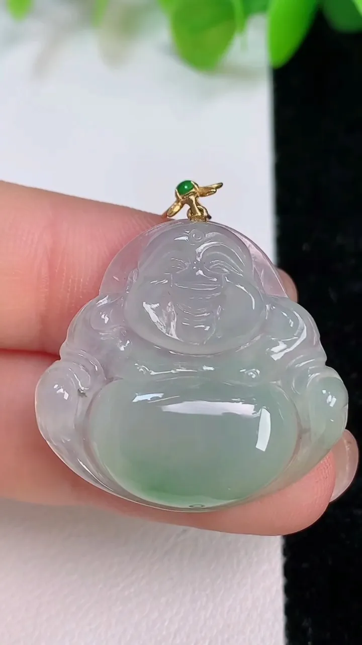 天然A货翡翠佛公吊坠，尺寸26-28-5.4，重量:6.14g
7月12日