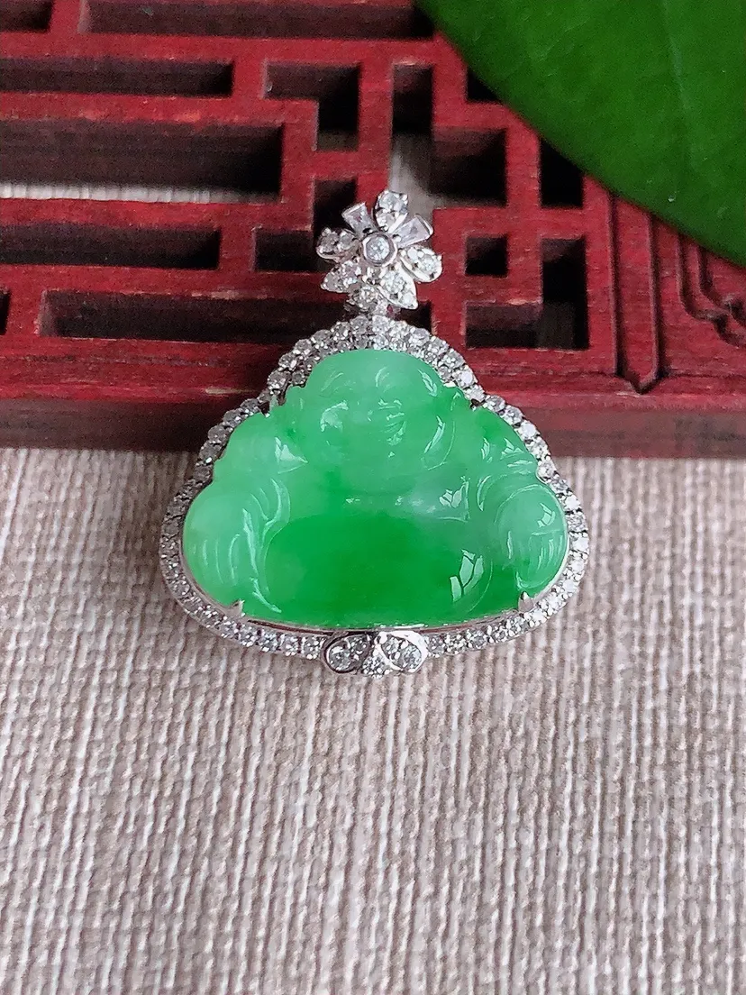 天然A货翡翠18K金伴飘绿佛公吊坠尺寸25.7×22×6.8裸石14×19.4m量4.12g 071