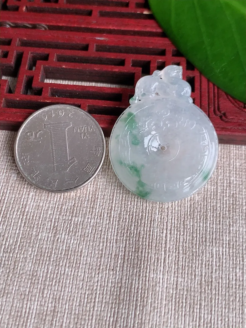 天然A货翡翠飘花福贝吊坠尺寸37.4×29.2×5.3m量10.90g 0711