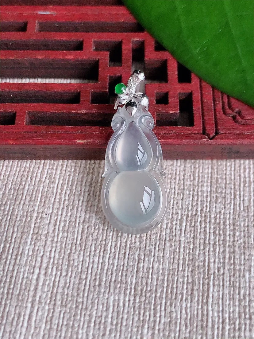 天然A货翡翠18K白月光葫芦吊坠尺寸28.5×23×11.4×4.6m量1.96g 0711
