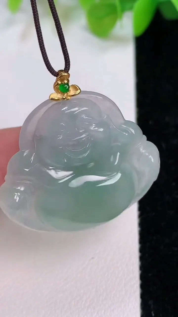天然A货翡翠18k金飘花佛公吊坠，尺寸30.2-32.4-5.6，重量:8.22g
7月12日