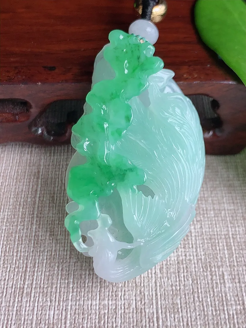 天然A货翡翠飘绿凤凰吊坠 尺寸50.6×28×13m量28.15g 0711