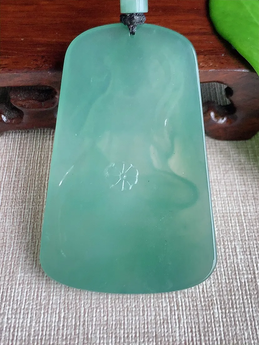天然A货翡翠晴底大势至菩萨吊坠尺寸62.6×38.8×5.4m量33.77g 0711