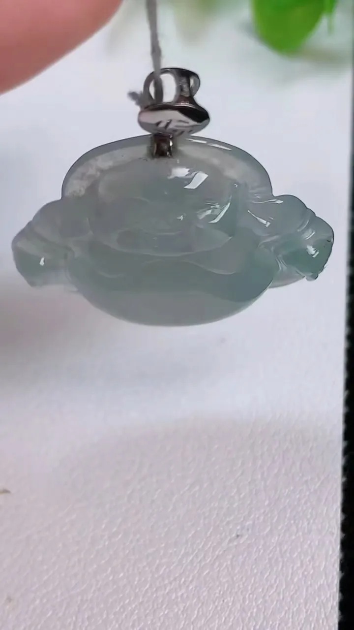 天然A货翡翠种飘花佛公吊坠，尺寸26.3-30.9-6，重量:6.80g
7月12日