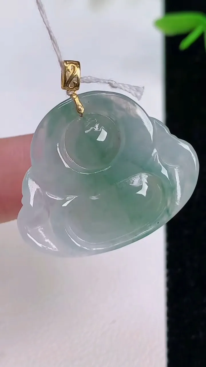 天然A货翡翠18k金飘花佛公吊坠，尺寸23-28.2-6，重量:5.84g
7月12日