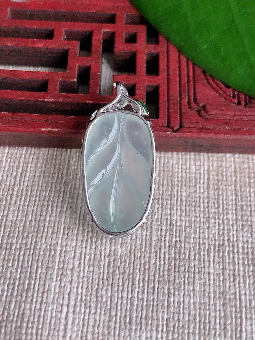 天然A货翡翠18K金伴白月光叶子金枝玉叶吊坠尺寸27.2×21.8×12.8×4.8m量2.94g 