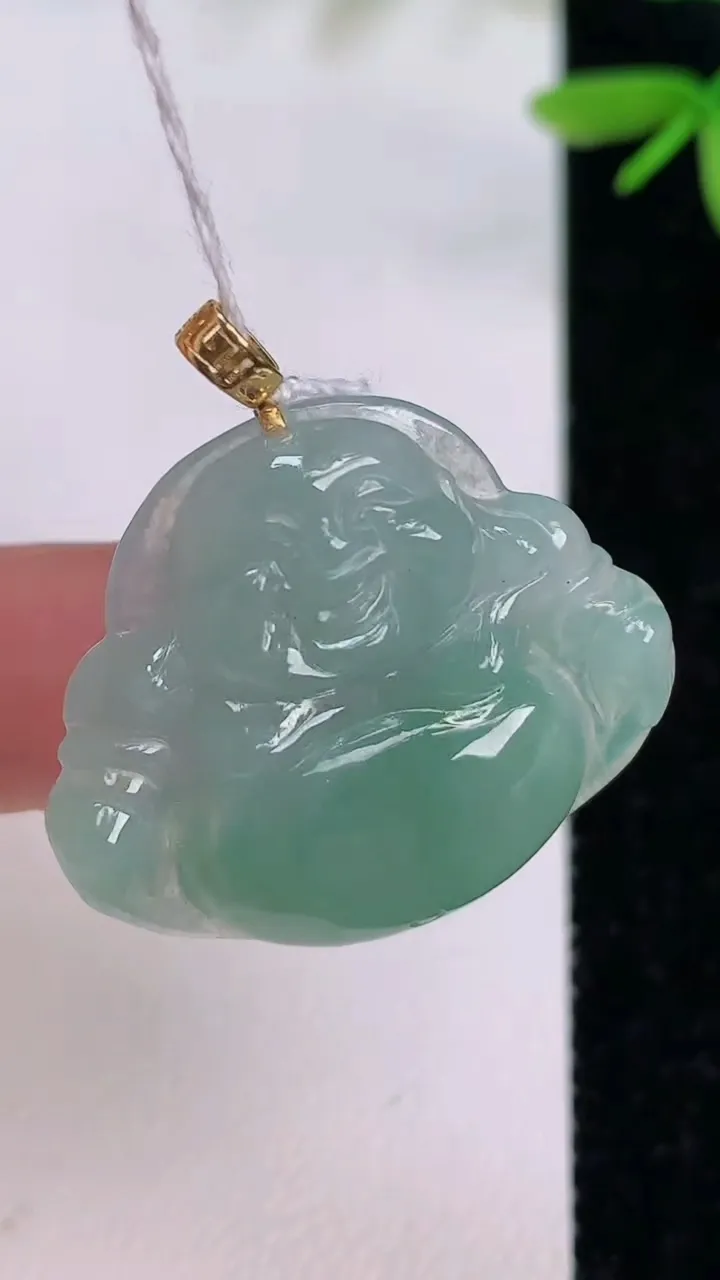 天然A货翡翠佛公吊坠，尺寸25.5-29.7-5.6，重量:6.35g
7月13日