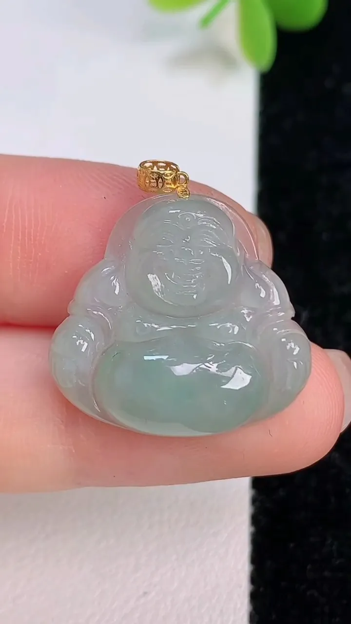 天然A货翡翠佛公吊坠，尺寸22.2-24.8-4.8，重:3.22g
7月13日