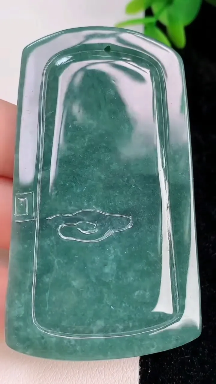 天然A货翡翠蓝水山水观音菩萨吊坠，尺寸68.5-40-6.5，重:40.73g
7月13日