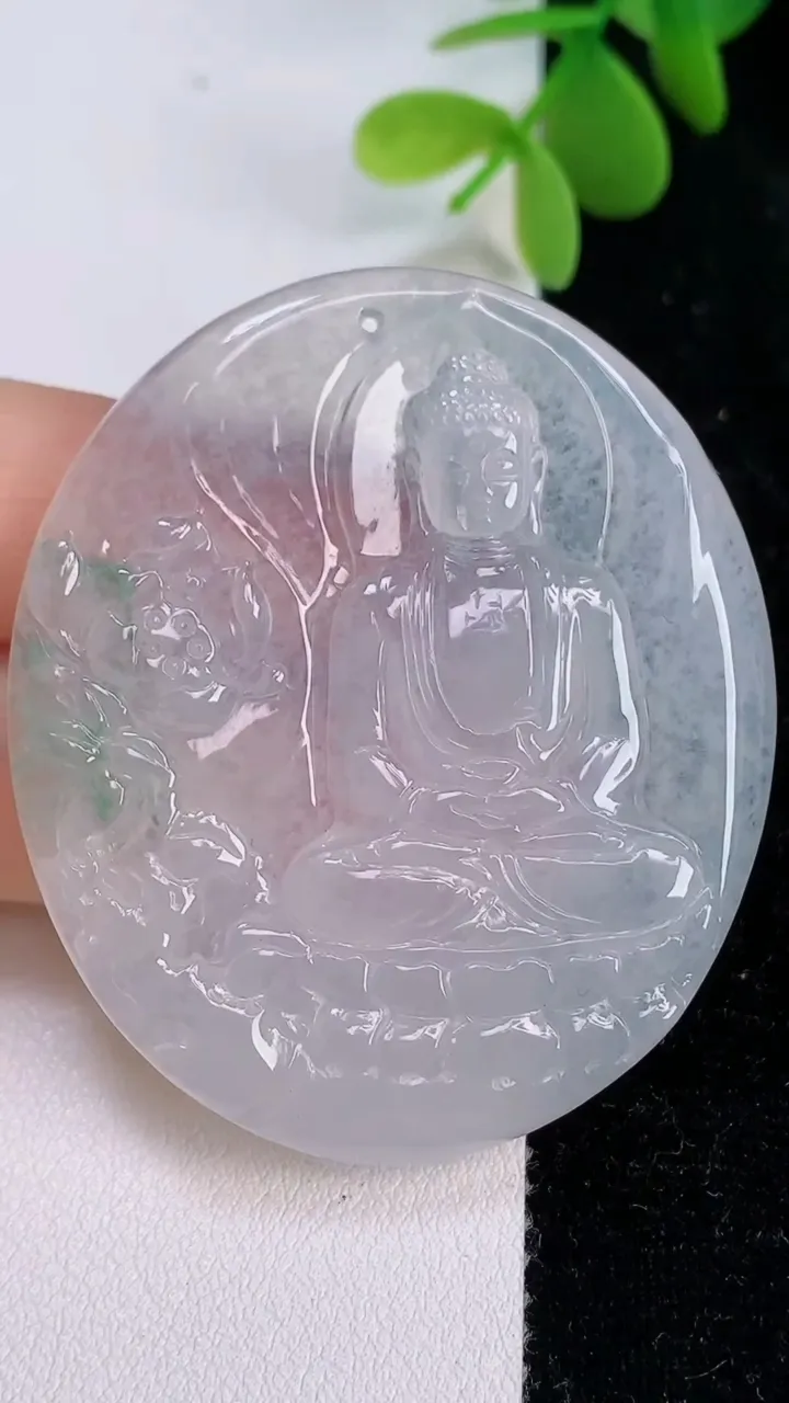 天然A货翡翠飘花大日如来吊坠，尺寸52-45-4.9，重:23.46g
7月13日