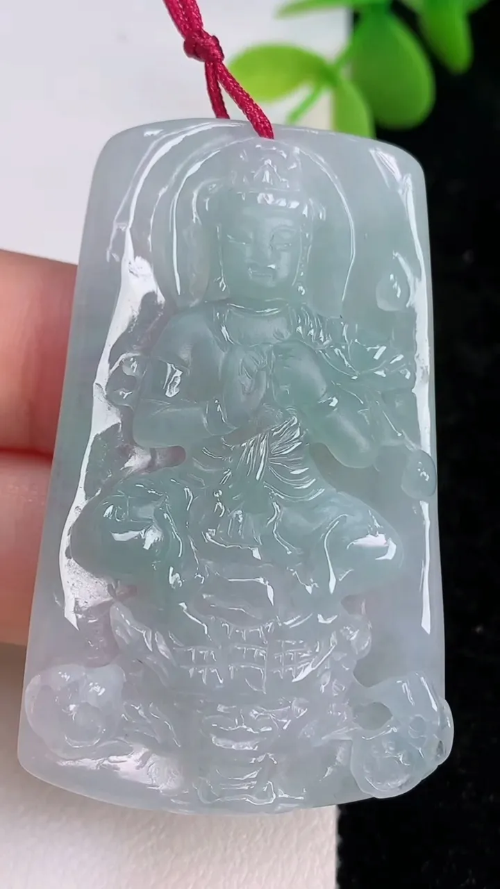 天然A货翡翠祥龙大势至观音菩萨吊坠，尺寸52-31.2-5.3，重量:18.06g
7月13日