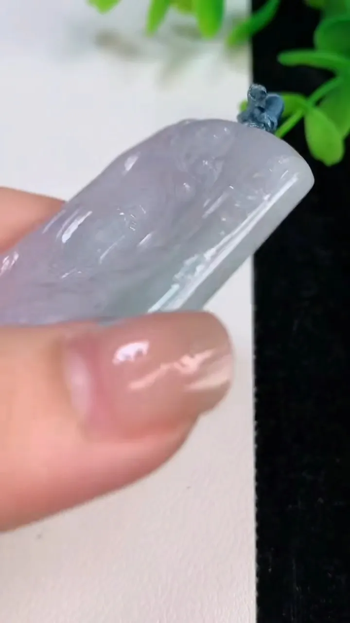 天然A货翡翠文殊菩萨吊坠，尺寸72-41-5.4，重量:37.00g
7月13日