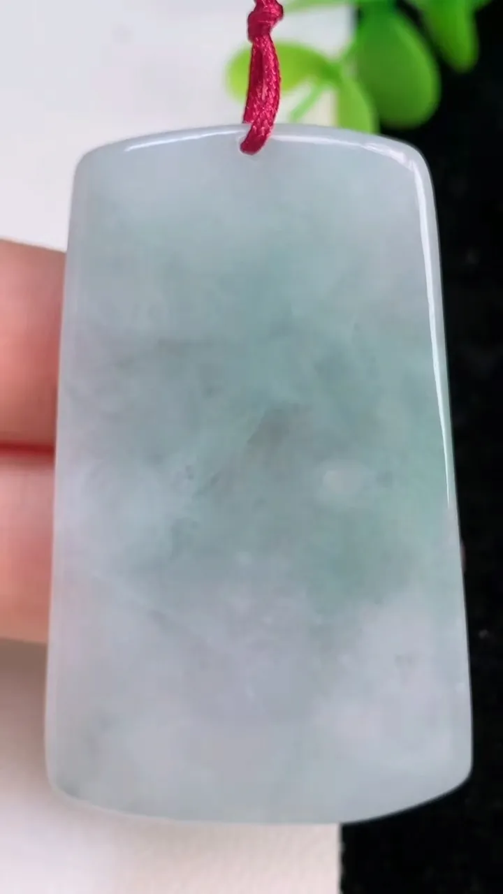 天然A货翡翠祥龙大势至观音菩萨吊坠，尺寸52-31.2-5.3，重量:18.06g
7月13日