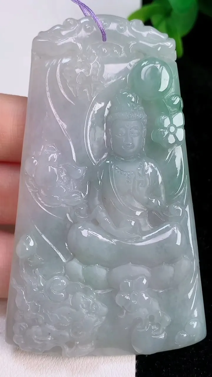 天然A货翡翠文殊菩萨吊坠，尺寸79-46-5.8，重量:45.61g
7月13日
