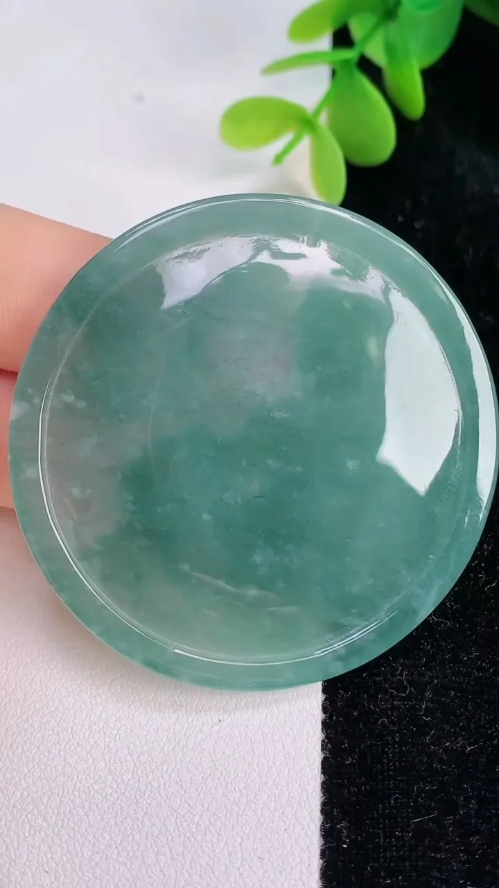 天然A货翡翠蓝水观音菩萨吊坠，尺寸52-4.3，重:20.84g
7月13日