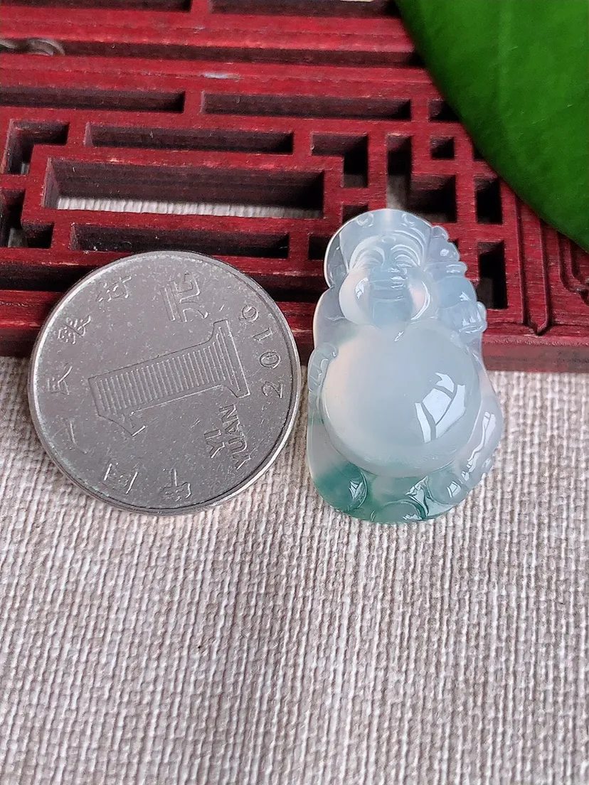 天然A货翡翠飘花财神爷吊坠尺寸29.2×17.6×8m量6.13g 0712