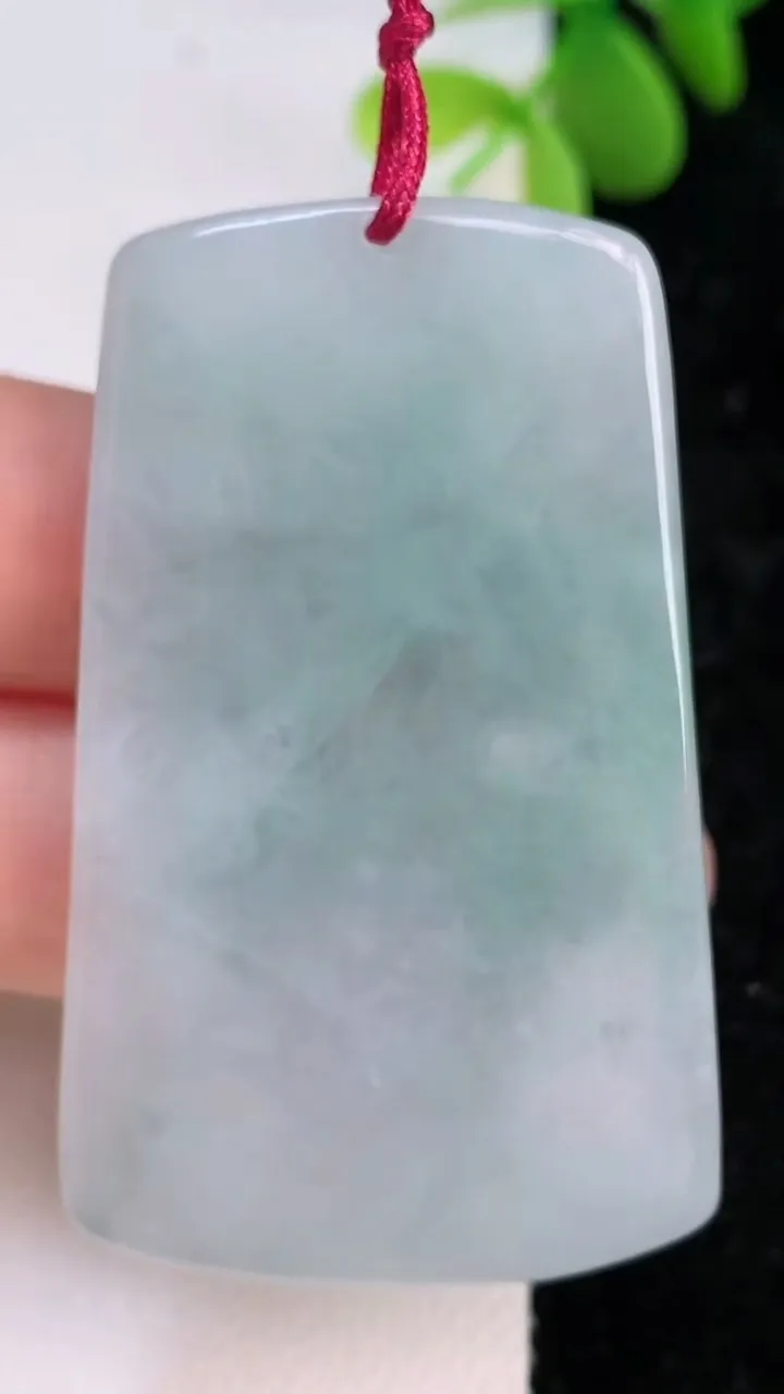 天然A货翡翠祥龙大势至观音菩萨吊坠，尺寸52-31.2-5.3，重量:18.06g
7月13日