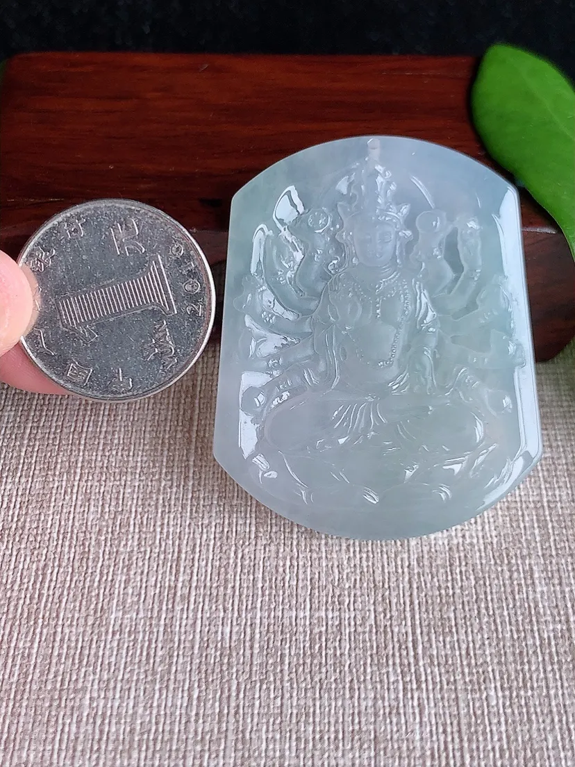 天然A货翡翠一刀切千手观音吊坠尺寸49.3×40×5.2m量23.86g 0712