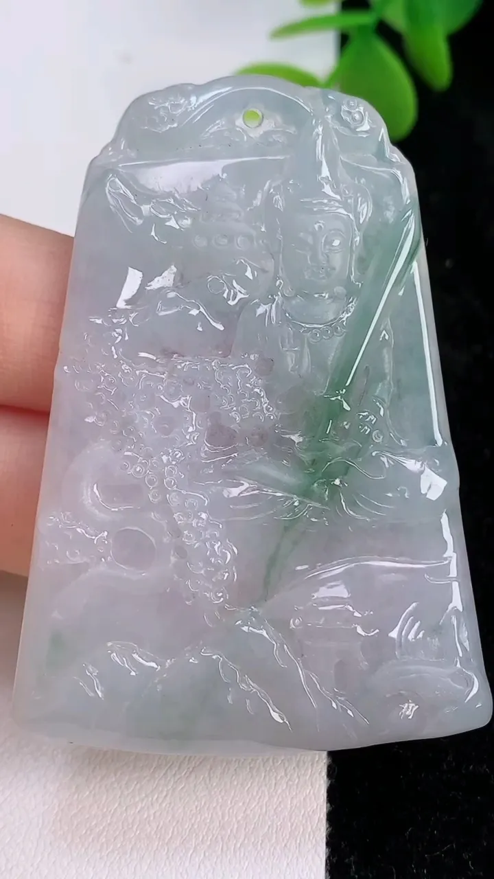 天然A货翡翠飘花山水文殊菩萨吊坠，尺寸58.8-41.6-5，重:21.75g
7月13日