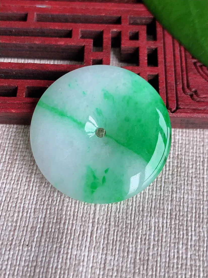 天然A货翡翠飘绿平安扣吊坠尺寸30.2×4.6m量10.00g 0712
