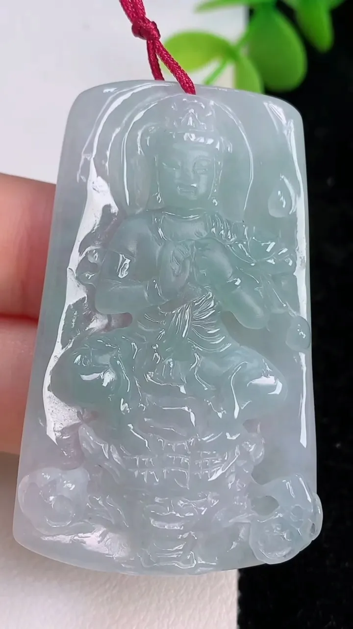 天然A货翡翠祥龙大势至观音菩萨吊坠，尺寸52-31.2-5.3，重量:18.06g
7月13日