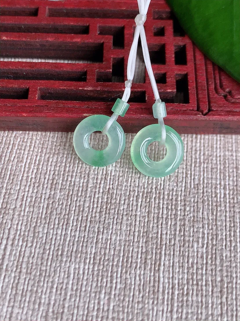 天然A货翡翠晴绿平安环吊坠一对尺寸10.4×2m量1.07g 0712