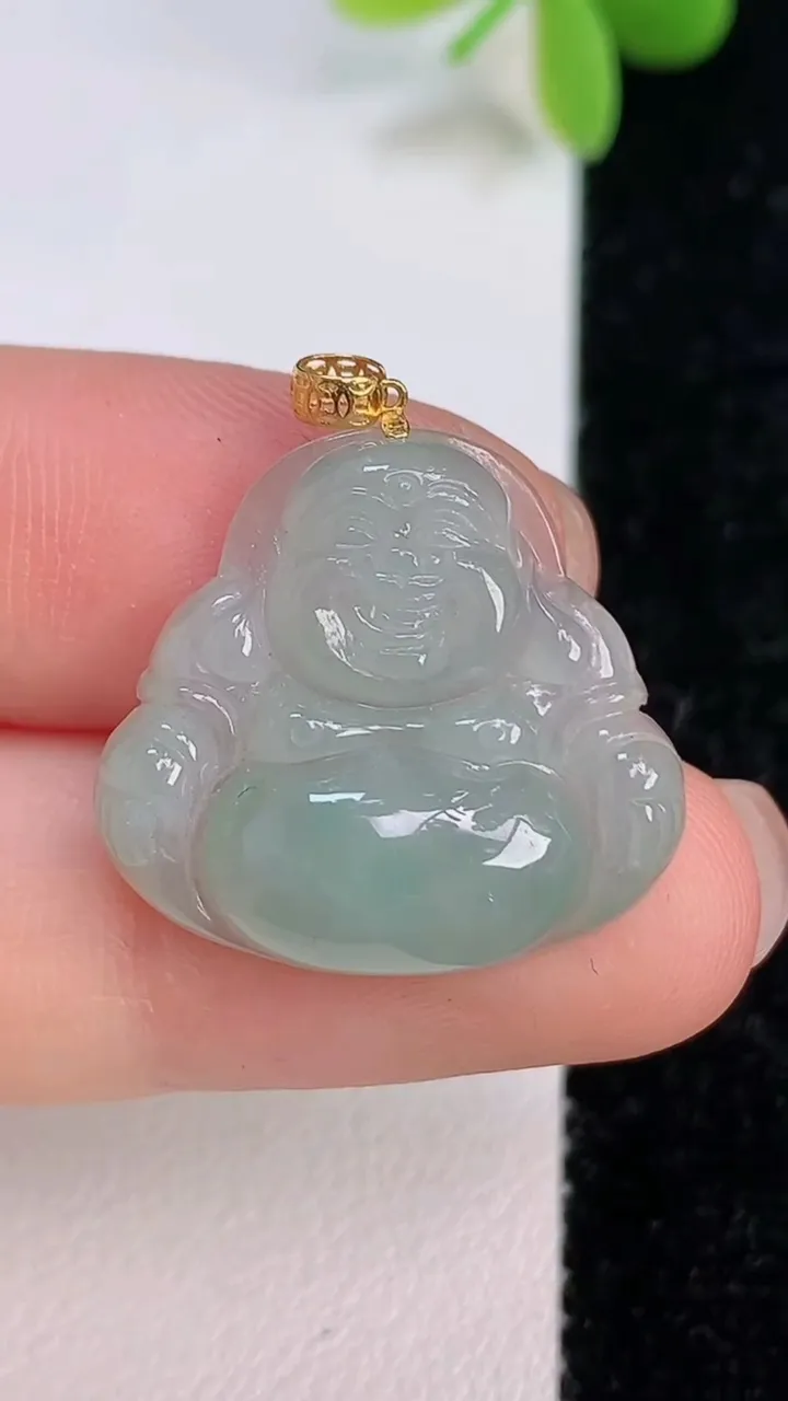 天然A货翡翠佛公吊坠，尺寸22.2-24.8-4.8，重:3.22g
7月13日