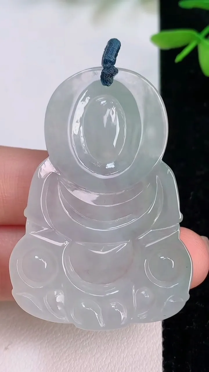 天然A货翡翠观音菩萨吊坠，尺寸50-34.2-5，重量:16.00g
7月13日