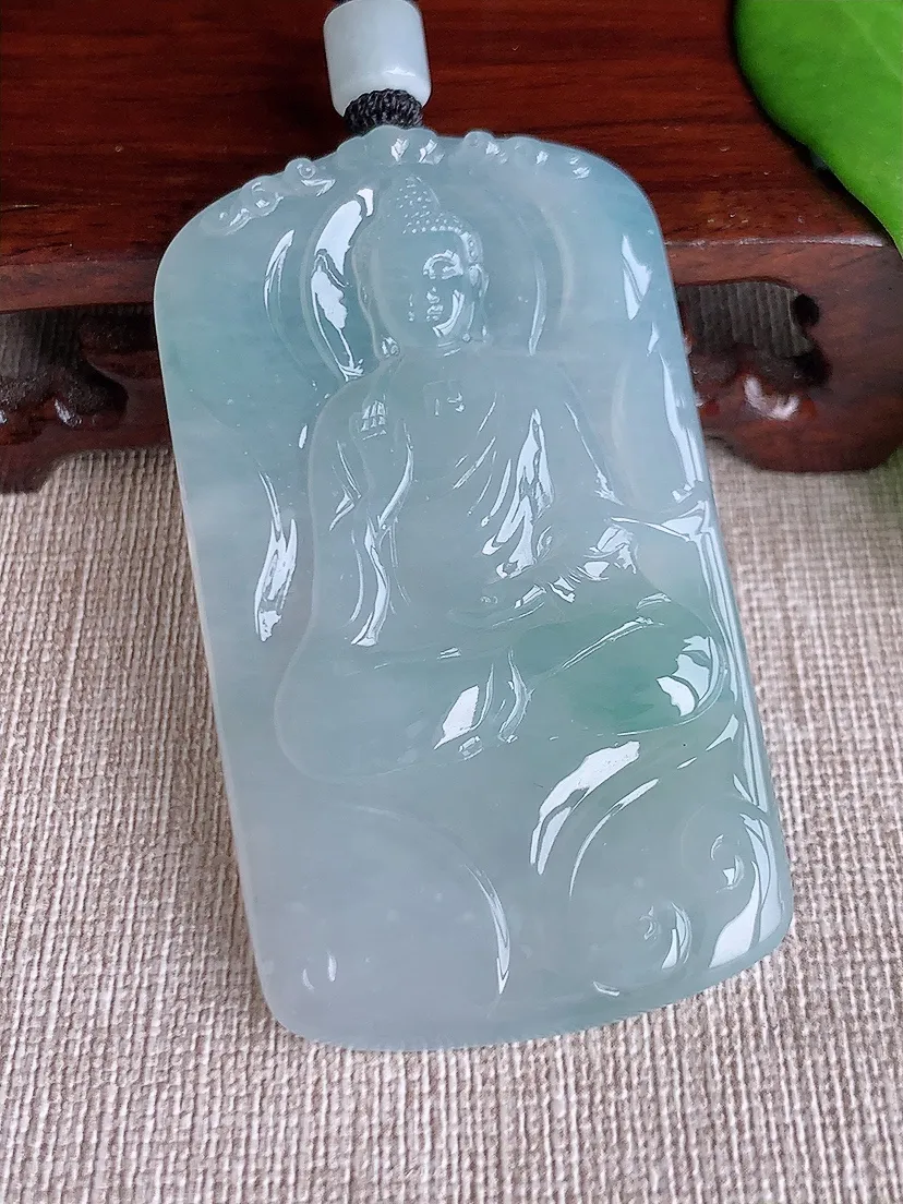 天然A货翡翠飘花大日如来吊坠尺寸64.6×36.6×5.5m量36.60g 0712