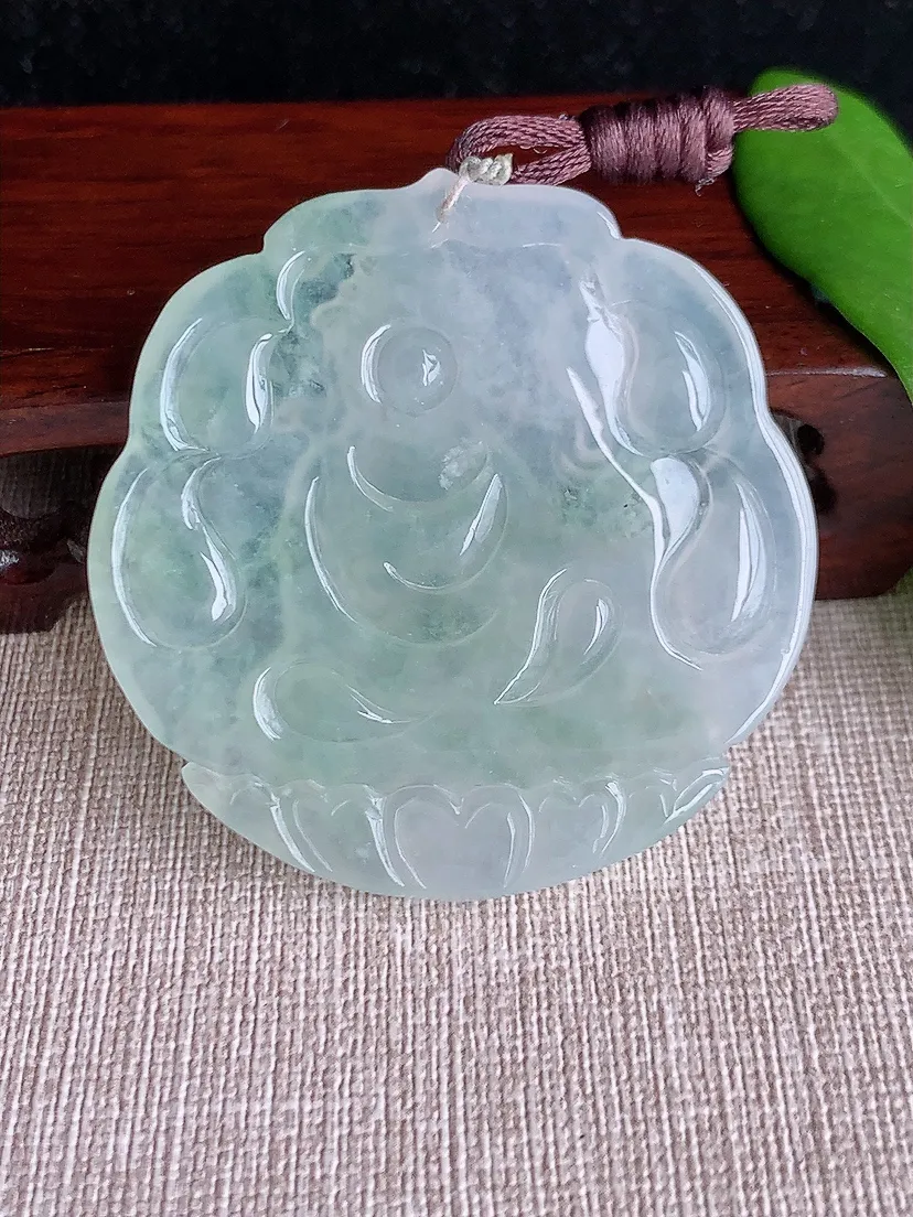 天然A货翡翠晴水自在观音吊坠尺寸52.3×51.2×5.6m量28.16g 0712