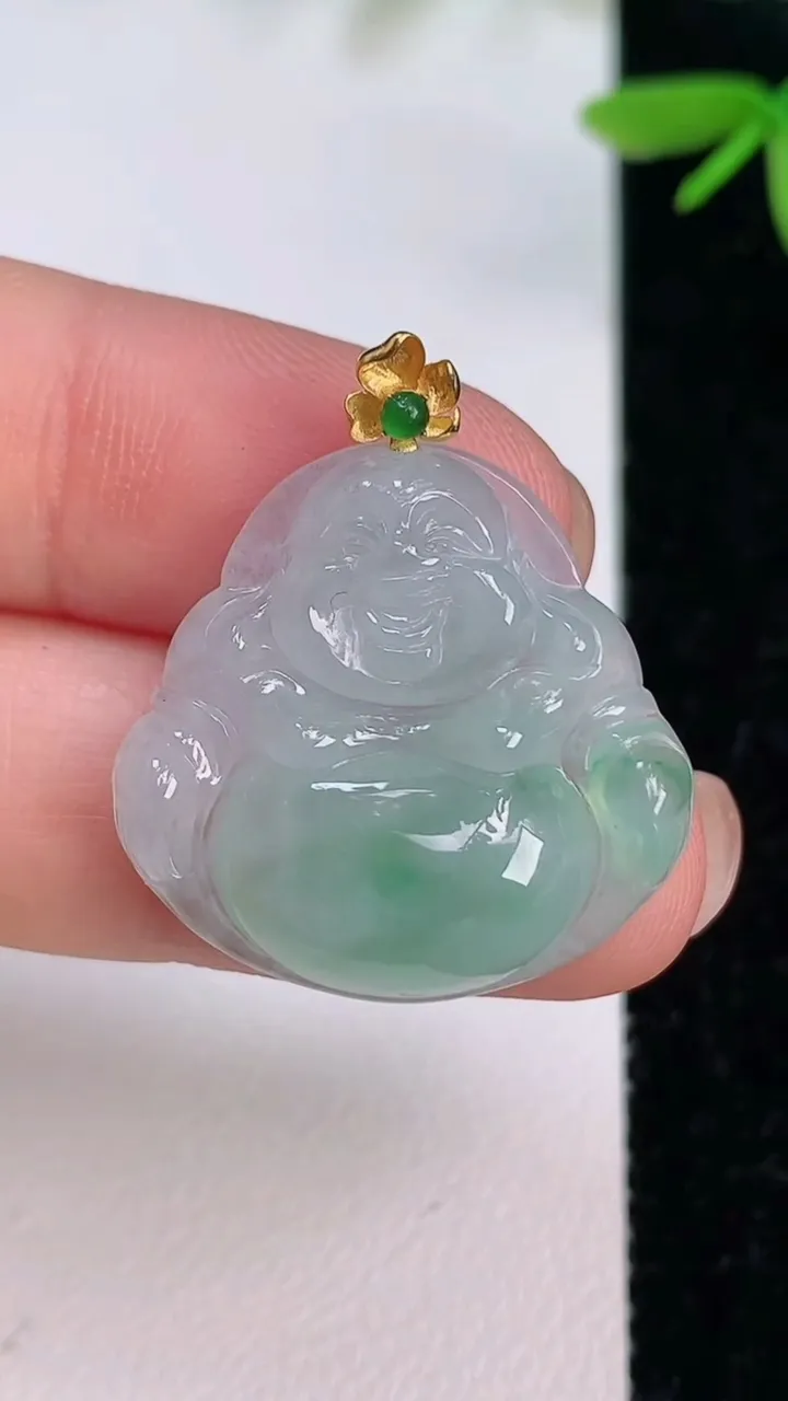 天然A货翡翠佛公吊坠，尺寸23.6-24.8-6，重量:5.35g
7月13日