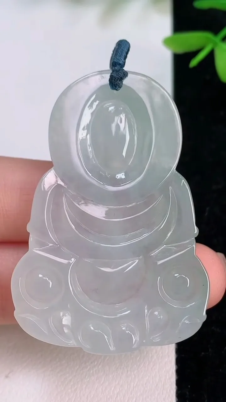 天然A货翡翠观音菩萨吊坠，尺寸50-34.2-5，重量:16.00g
7月13日