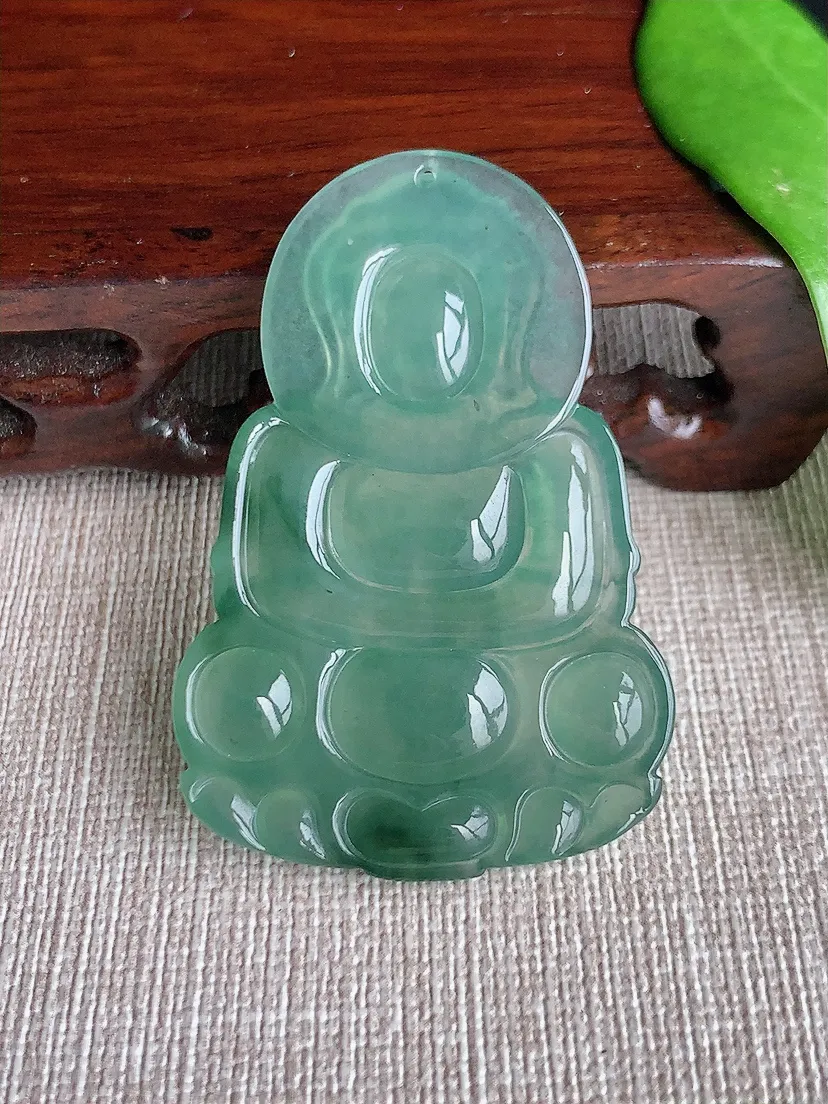天然A货翡翠飘花正装观音吊坠尺寸51×34.5×5.3m量14.74g 0713