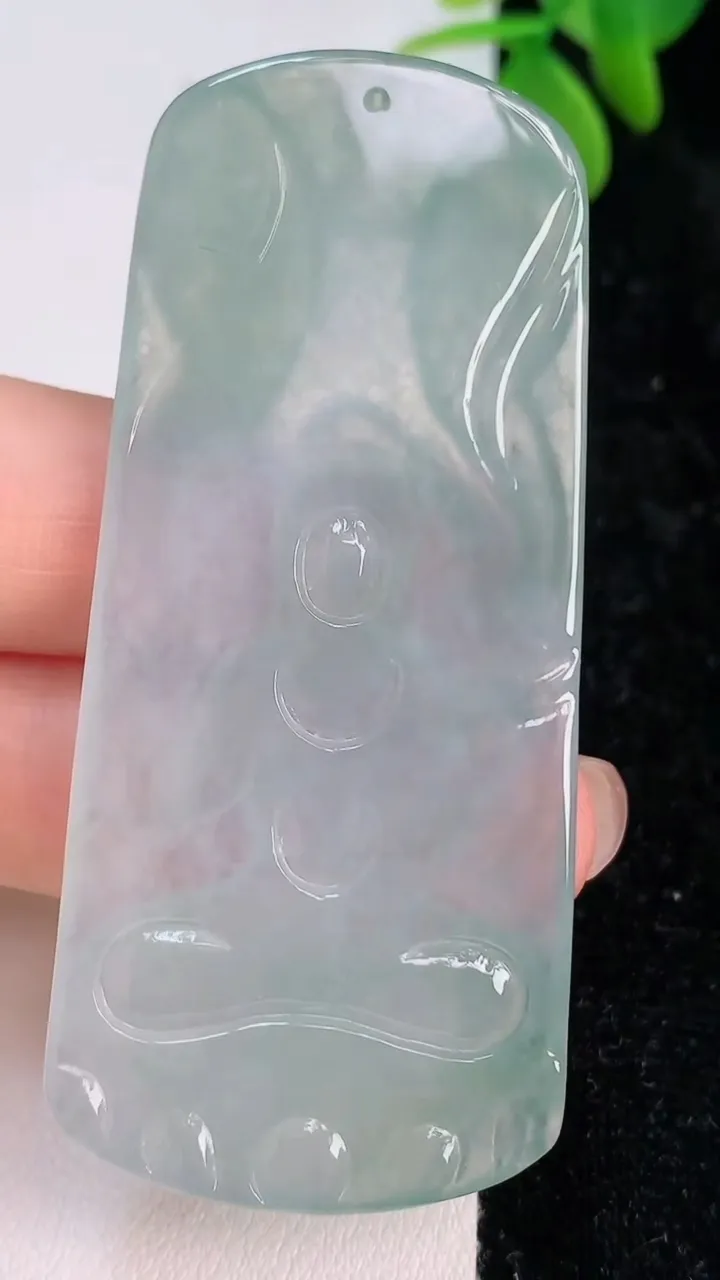 天然A货翡翠普贤菩萨吊坠，尺寸25.2-27.4-5，重量:21.80g
7月14日