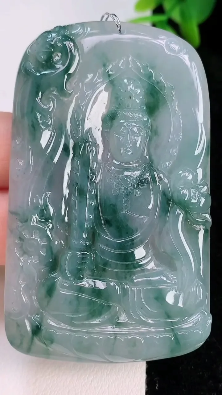 天然A货翡翠飘花虚空藏观音菩萨吊坠，尺寸66.3-40.3-5，重量:33.06g
7月14日