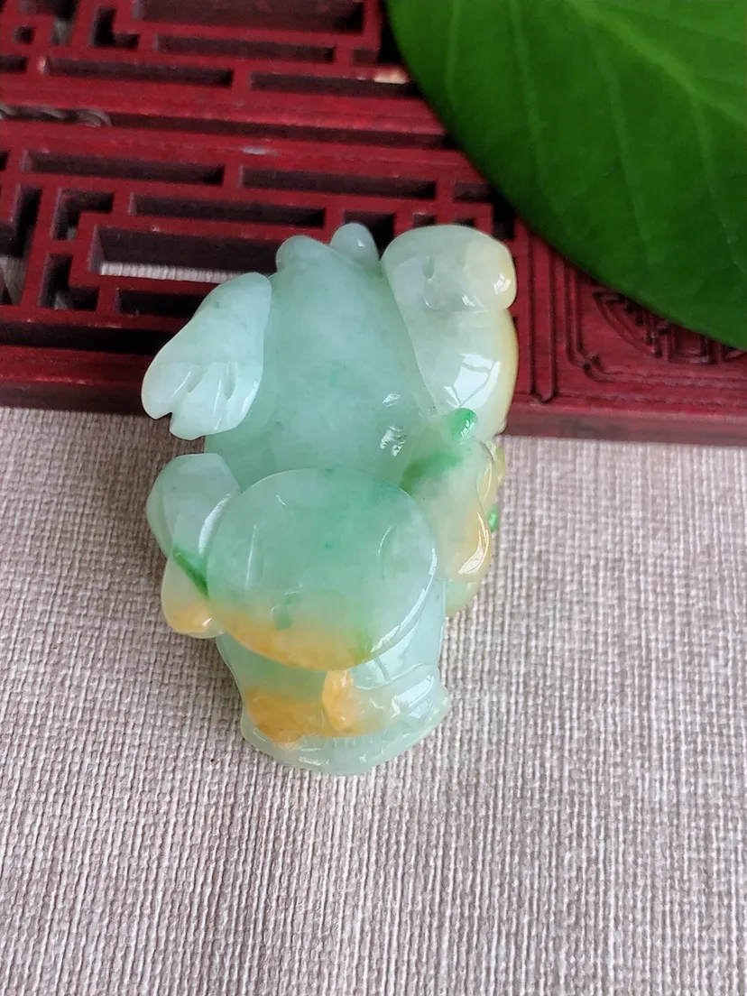天然A货翡翠冰润黄加绿双彩招财貔貅吊坠 尺寸50.6×30.8×21.6m量64.73g 0713