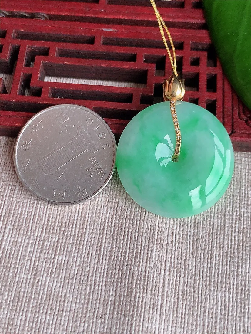天然A货翡翠18K飘绿平安扣吊坠尺寸34×27.5×5.3m量9.19g 0713