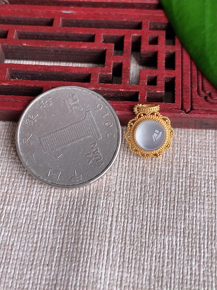 天然A货翡翠18K白月光蛋面吊坠尺寸11×11×5.2裸石7.2m量1.00g 0713