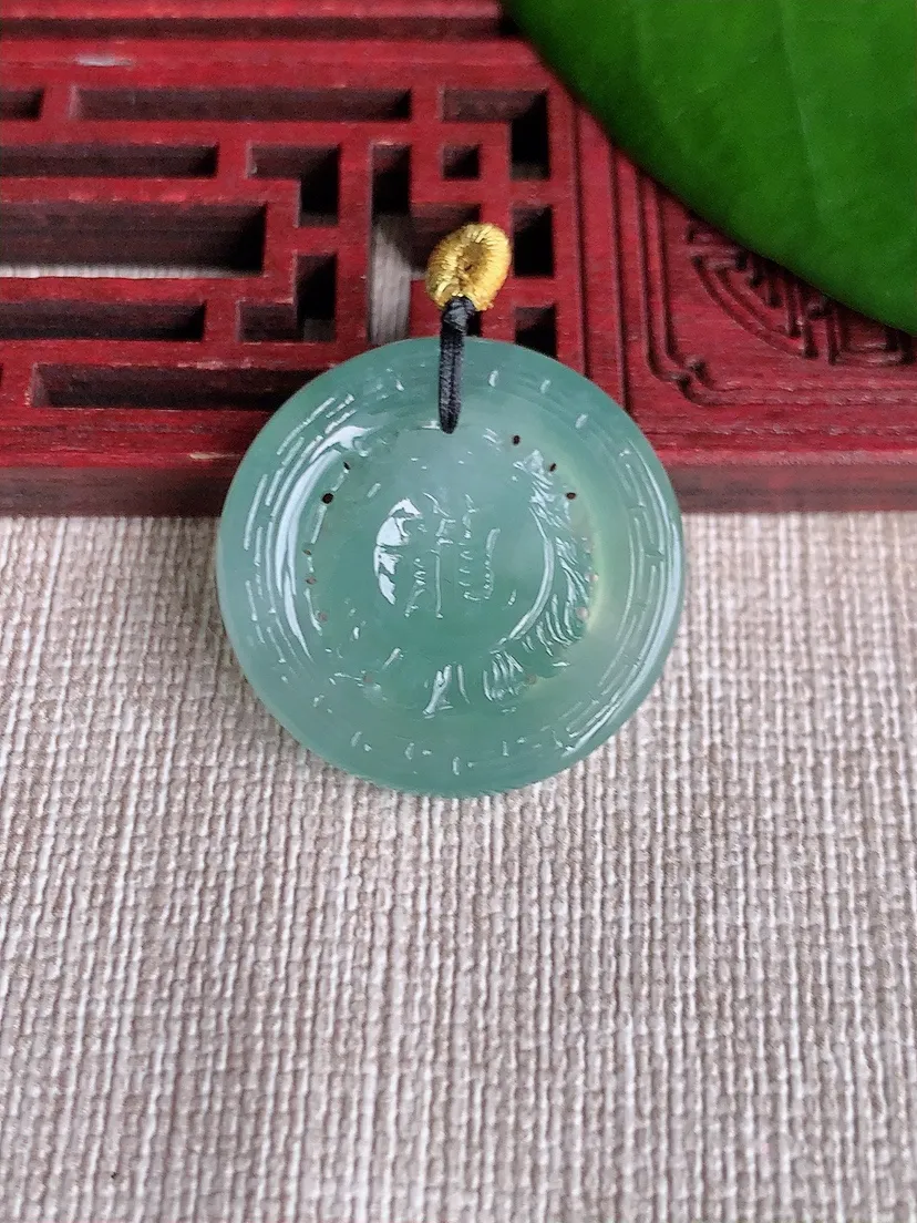天然A货翡翠晴水龙头吊坠尺寸25.6×5.7m量6.78g 0713