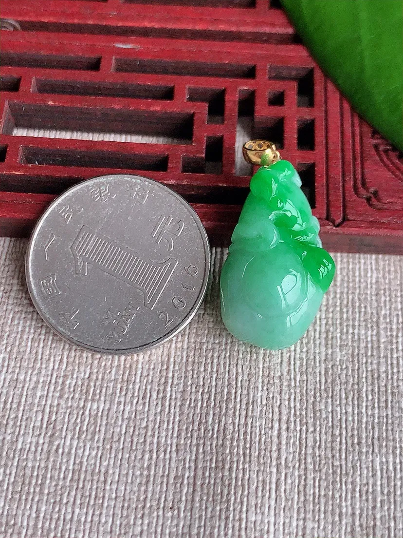 天然A货翡翠冰润18K金扣头飘绿福袋代代有钱吊坠尺寸24.8×14×11.5m量6.10g 0713