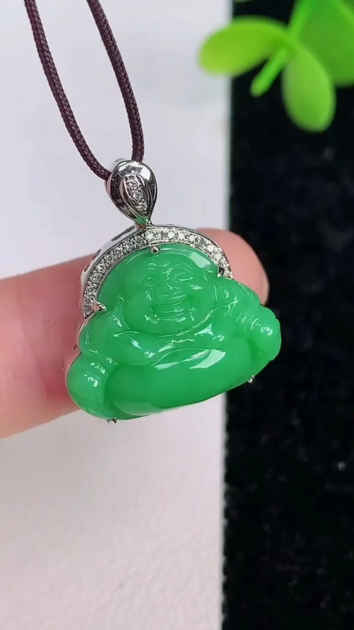 天然A货翡翠佛公吊坠，尺寸23-15-18.8-8，重量:3.18g
7月14日