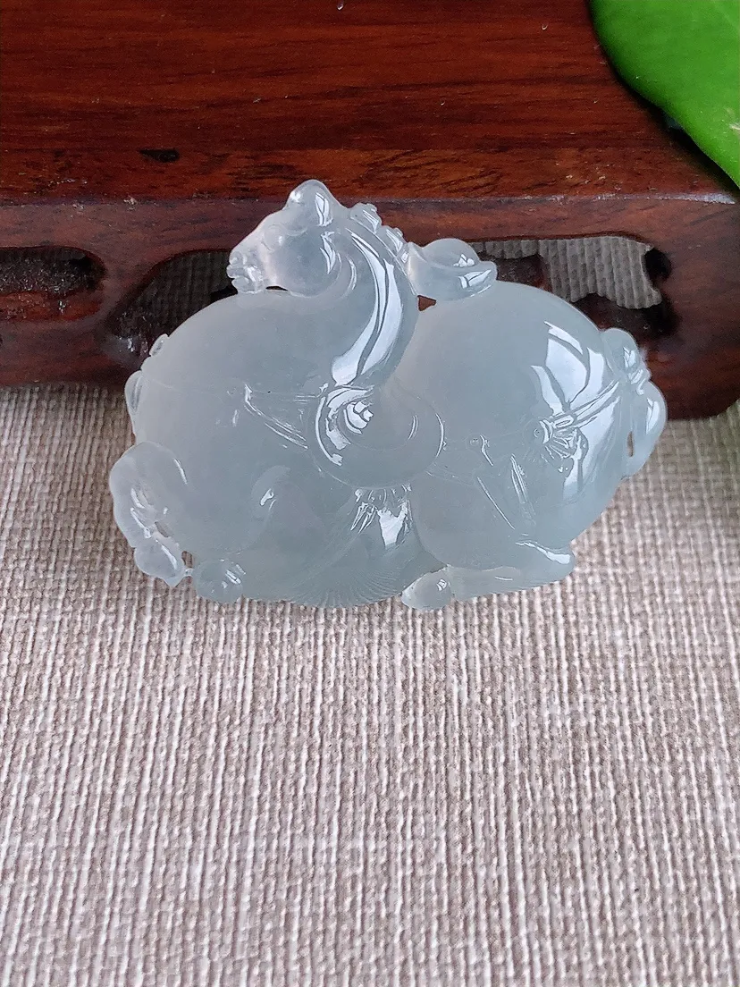 天然A货翡翠白月光唐马吊坠尺寸32×41.7×10m量24.26g 0713